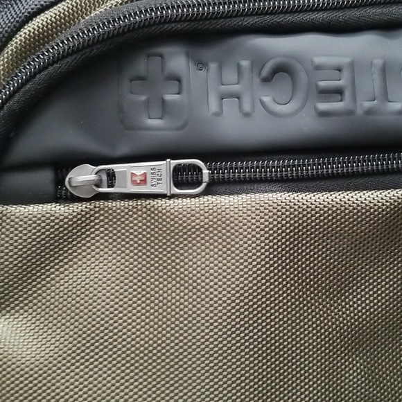 Swiss Tech Bags Swisstech Urban Trek 8 Travel Backpack With Usb